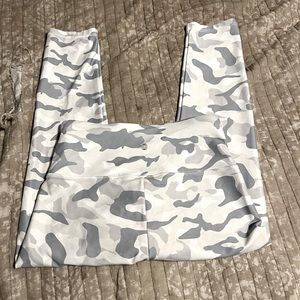 Balance Culture White Camo Leggings Size M